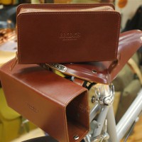 BROOKS / D-SHAPED TOOL BAG BROWN | VelostyleTICKET