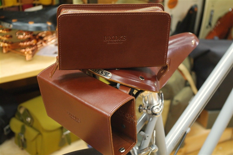 見つけた人ラッキー！ ブルックスSADDLE BAG イタリア製