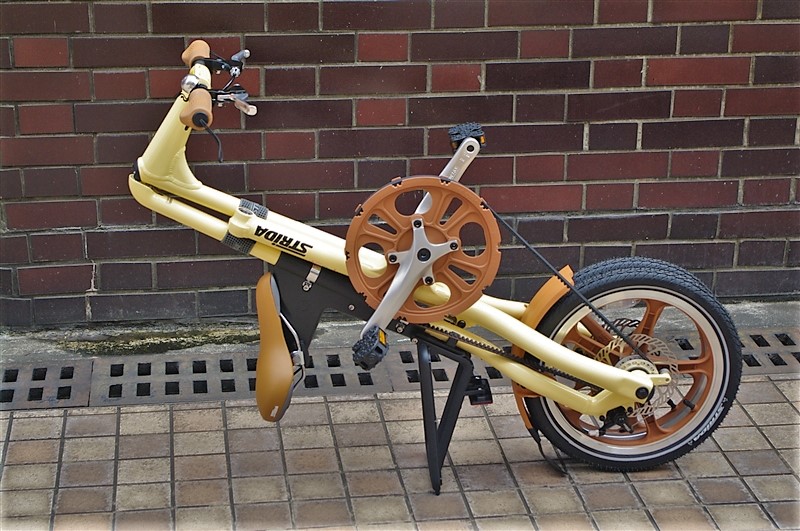 STRIDA LT CREAM トライアングルな折畳自転車 | VelostyleTICKET