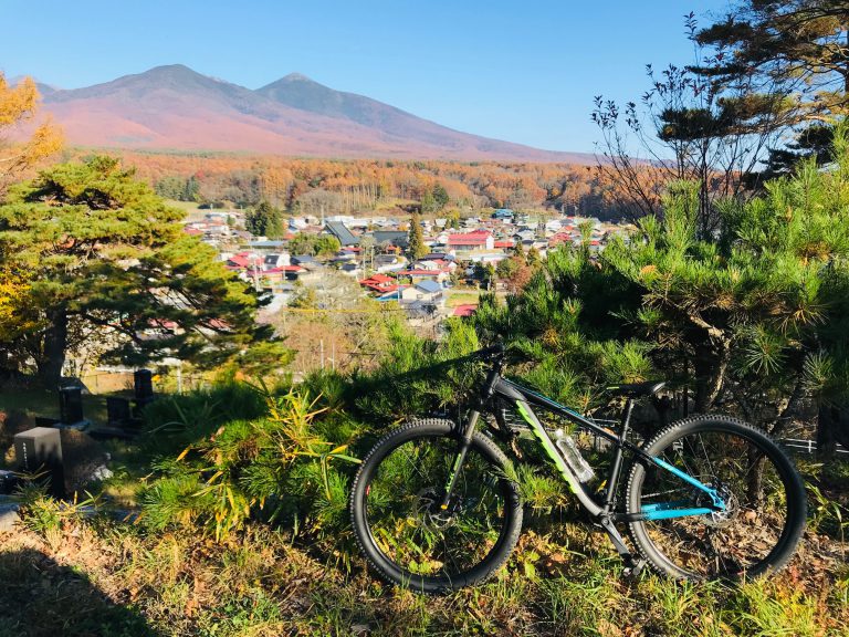 その道を自転車走る 英語