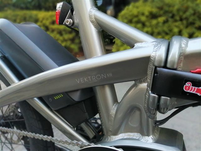 bosch製アシストユニット搭載のハイスペックなフォールディングe-bike "tern vektron s10"
