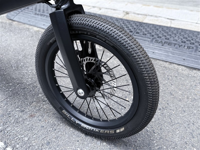 コンパクトなE-BIKE VICCI "VC-01"