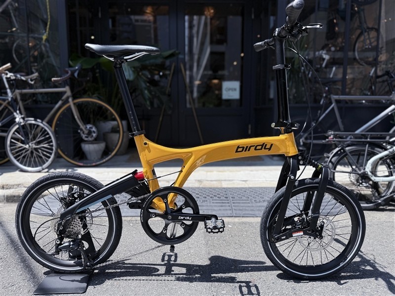 軽量な折り畳み自転車 BIRDY "STANDARD"