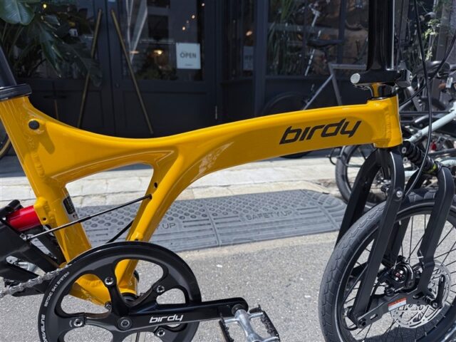 軽量な折り畳み自転車 BIRDY "STANDARD"