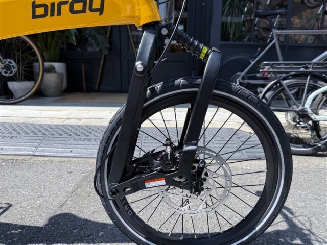 軽量な折り畳み自転車 BIRDY "STANDARD"