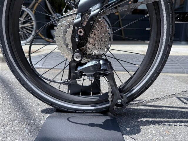 軽量な折り畳み自転車 BIRDY "STANDARD"
