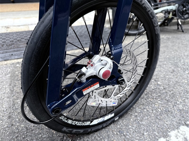 軽量で輪行便利な折り畳み自転車 BIRDY
