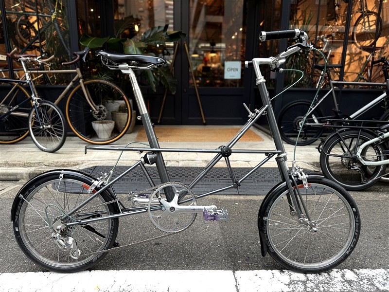 MOULTONBICYCLE-AM7-REPAINT