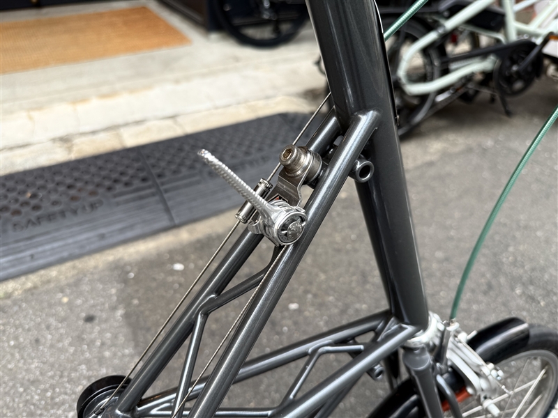 MOULTONBICYCLE-AM7-REPAINT