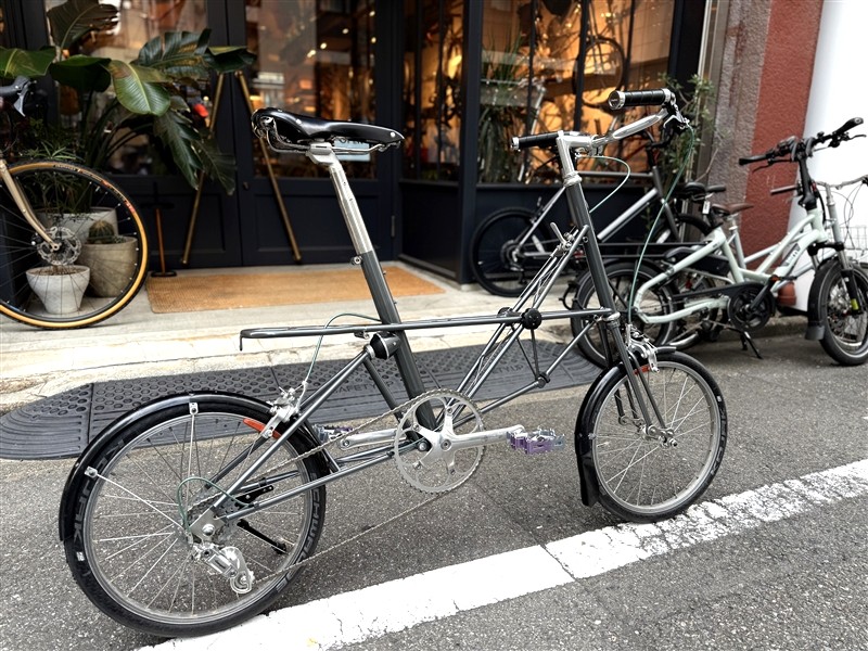 MOULTONBICYCLE-AM7-REPAINT
