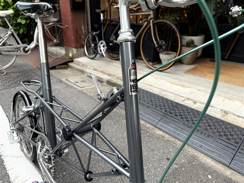 MOULTONBICYCLE-AM7-REPAINT