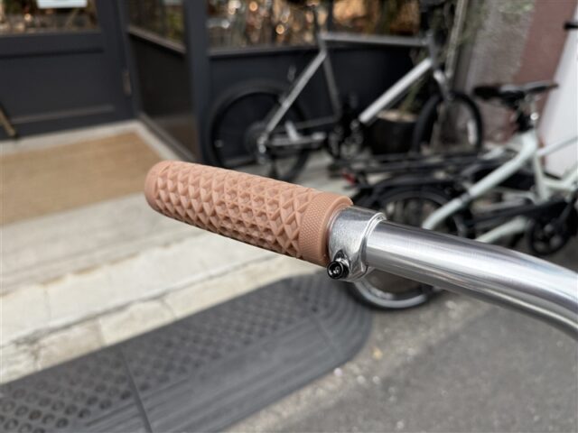 太いタイヤのミニベロ FUJI "STAUT"