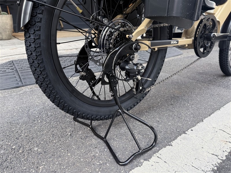 チャイルドシート取り付け可能なE-BIKE BRUNO "E-TOOL"
