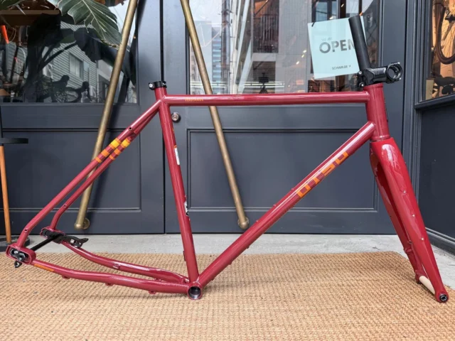 BROOKS (ブルックス)P1 ハンドポンプ 圧力計付き ブルックス（ブルックス） P1 HAND PUMP WITH GAUGE - HAPPY BIKES