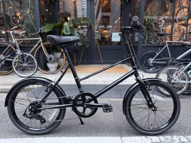 東京☆オシャレな鏡面看板付のミニベロ自転車♠︎ビンテージ古着屋カフェ等の広告塔に 東京☆オシャレな鏡面看板付のミニベロ自転車♠︎ビンテージ古着