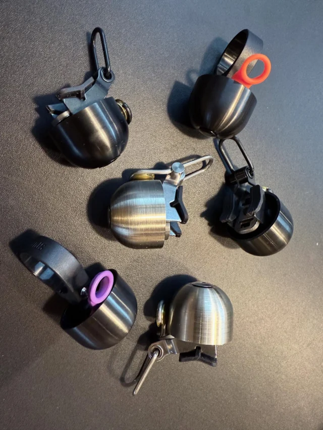 Kitt design 406 Carbon Tri-spoke Wheel set / Black Logo